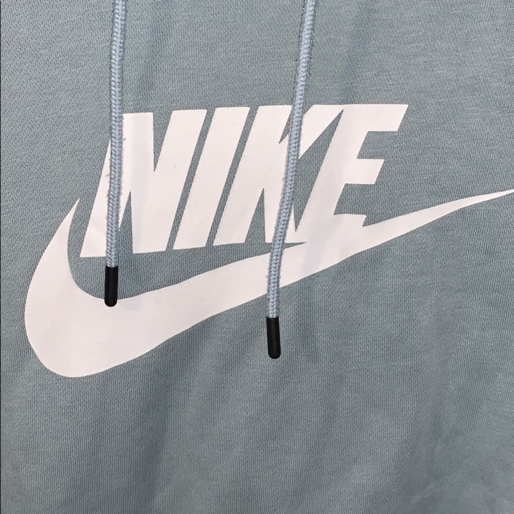 Cropped Nike Hoodie - Picture 4 of 4